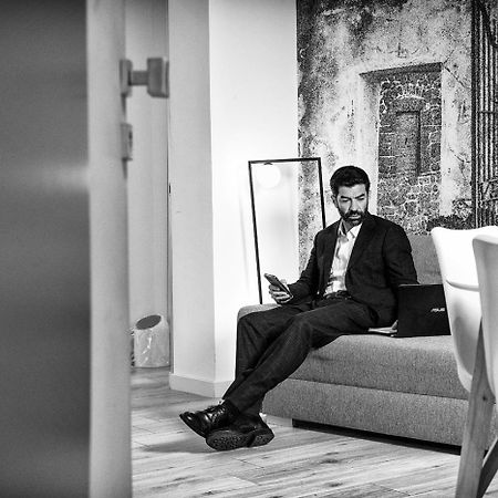 Eleonore Elegant Rooms Cagliari Bagian luar foto