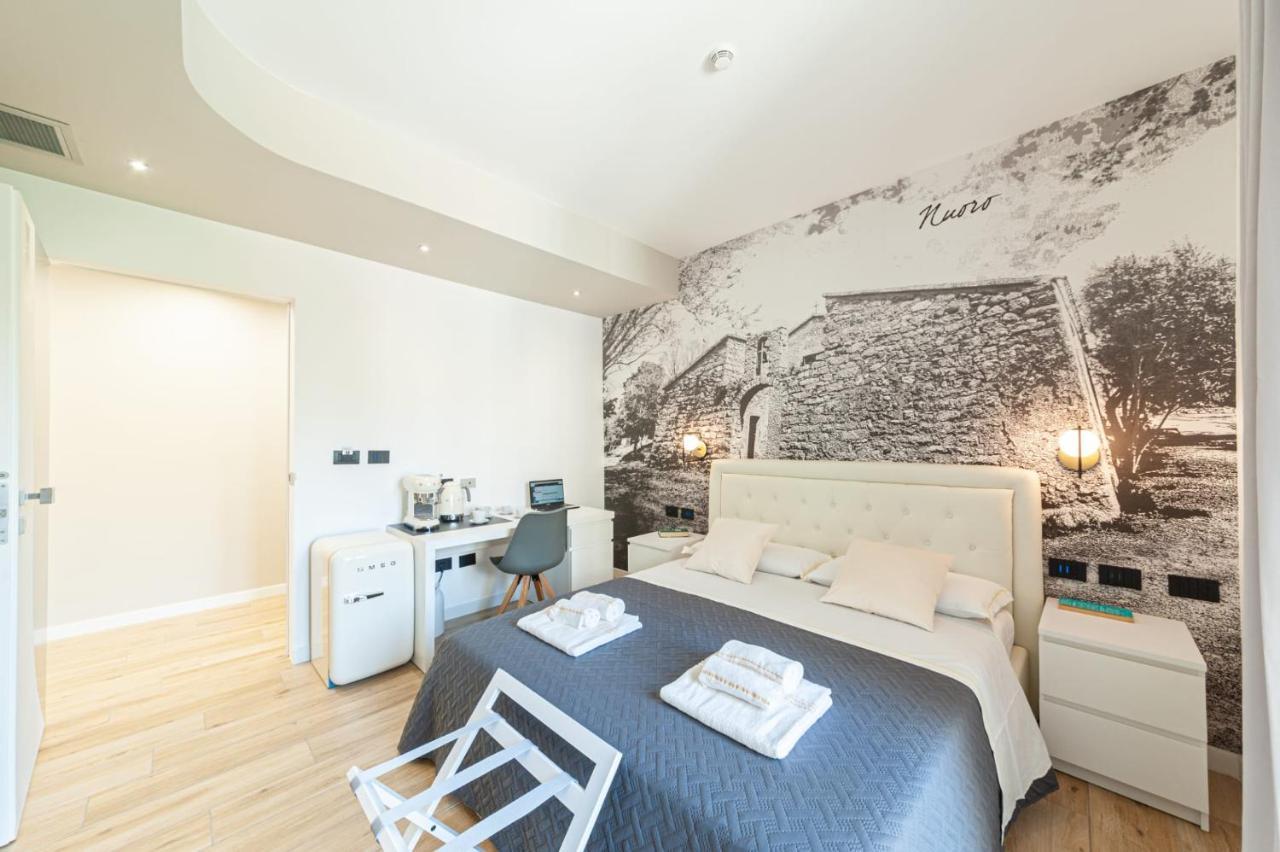 Eleonore Elegant Rooms Cagliari Bagian luar foto