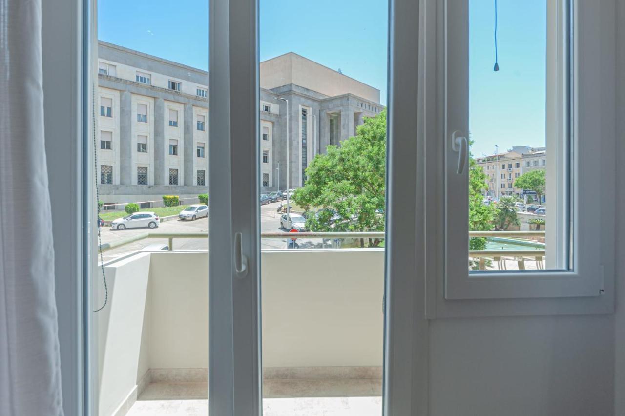 Eleonore Elegant Rooms Cagliari Bagian luar foto