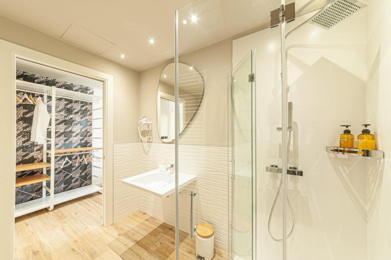Eleonore Elegant Rooms Cagliari Bagian luar foto