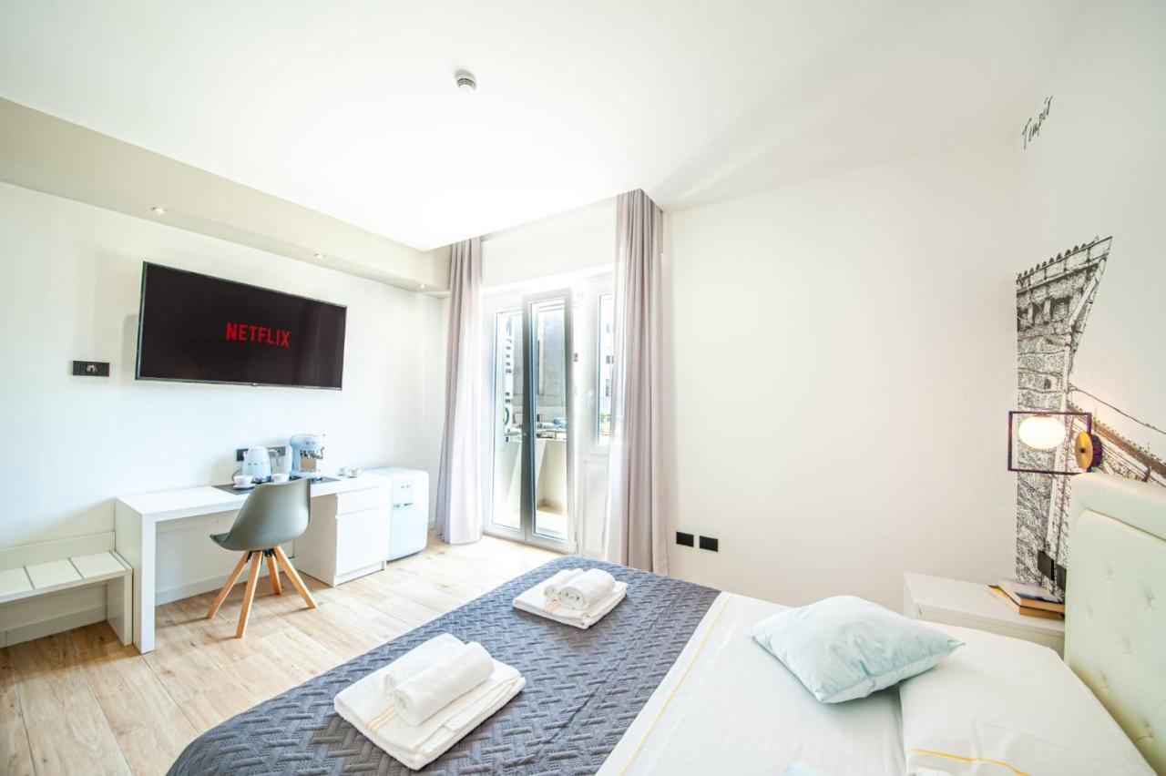 Eleonore Elegant Rooms Cagliari Bagian luar foto
