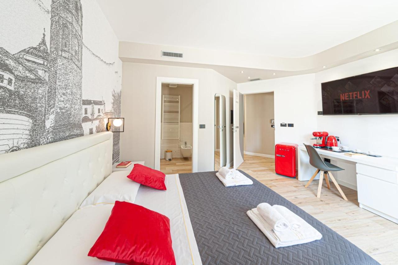Eleonore Elegant Rooms Cagliari Bagian luar foto