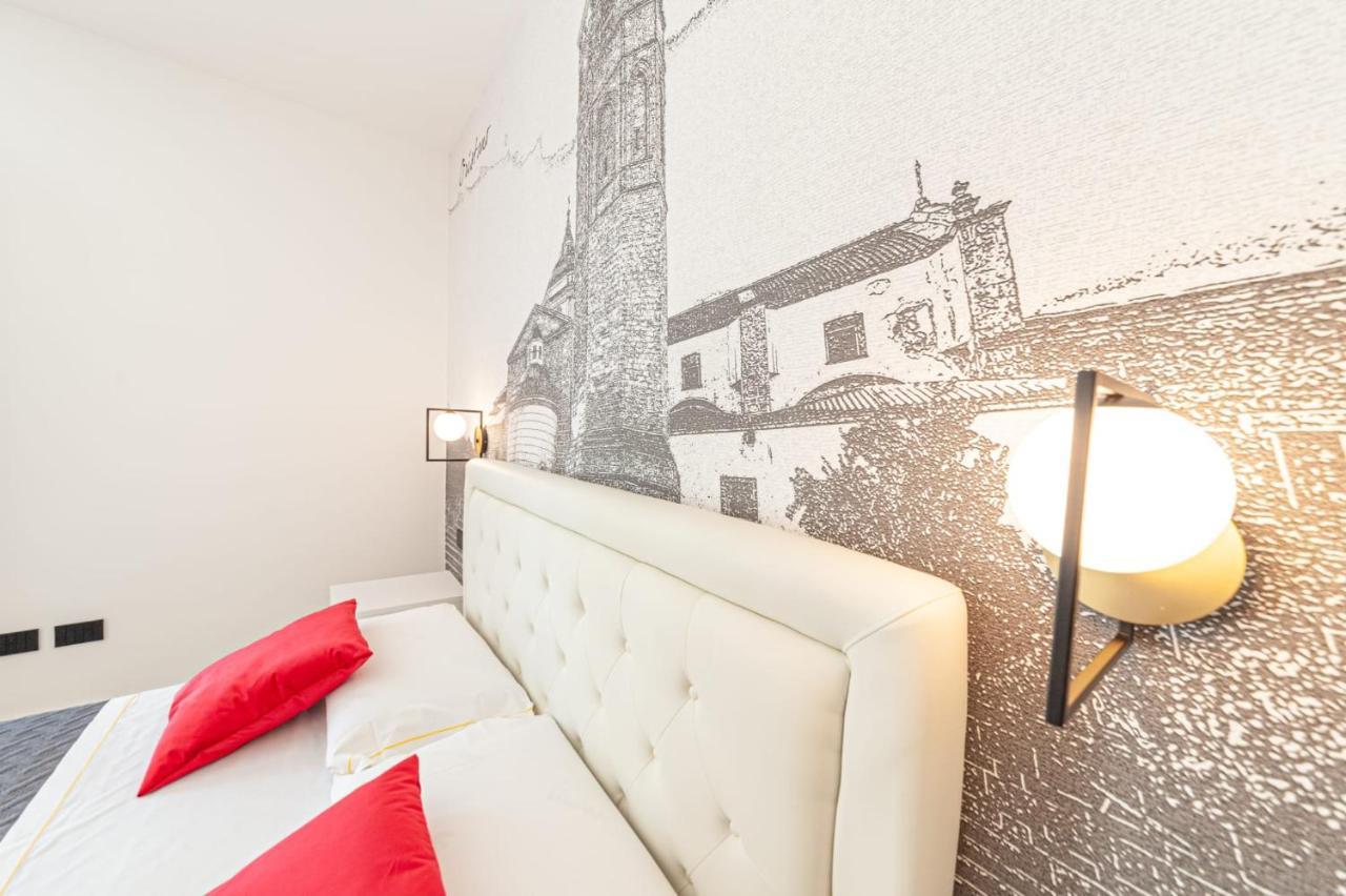 Eleonore Elegant Rooms Cagliari Bagian luar foto