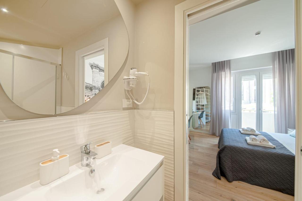 Eleonore Elegant Rooms Cagliari Bagian luar foto