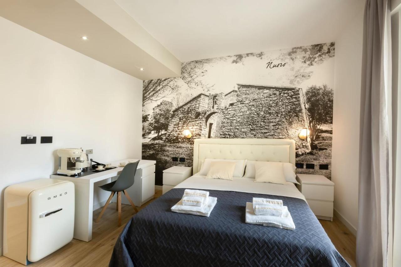 Eleonore Elegant Rooms Cagliari Bagian luar foto